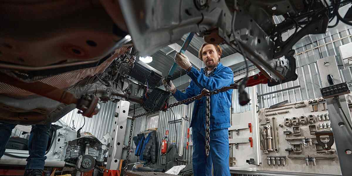 Auto Body Repair Shop vs Dealership A Comparison Guide